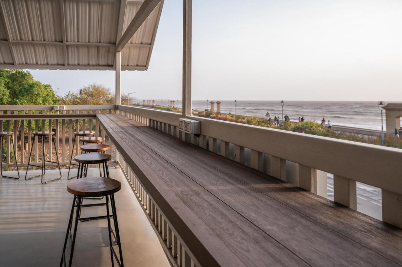Praveg Beach Resort Daman Lighthouse Beach Exteriör bild