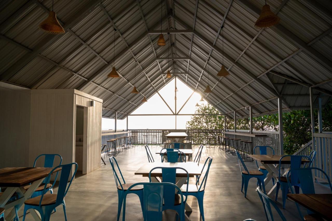 Praveg Beach Resort Daman Lighthouse Beach Exteriör bild